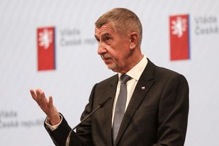 Babiš se na tiskovce posmíval novináři. Nevychovan...